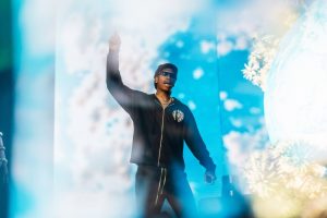 Specialiști: Rapperul Wiz Khalifa are șanse foarte mici să fie încarcerat în România.