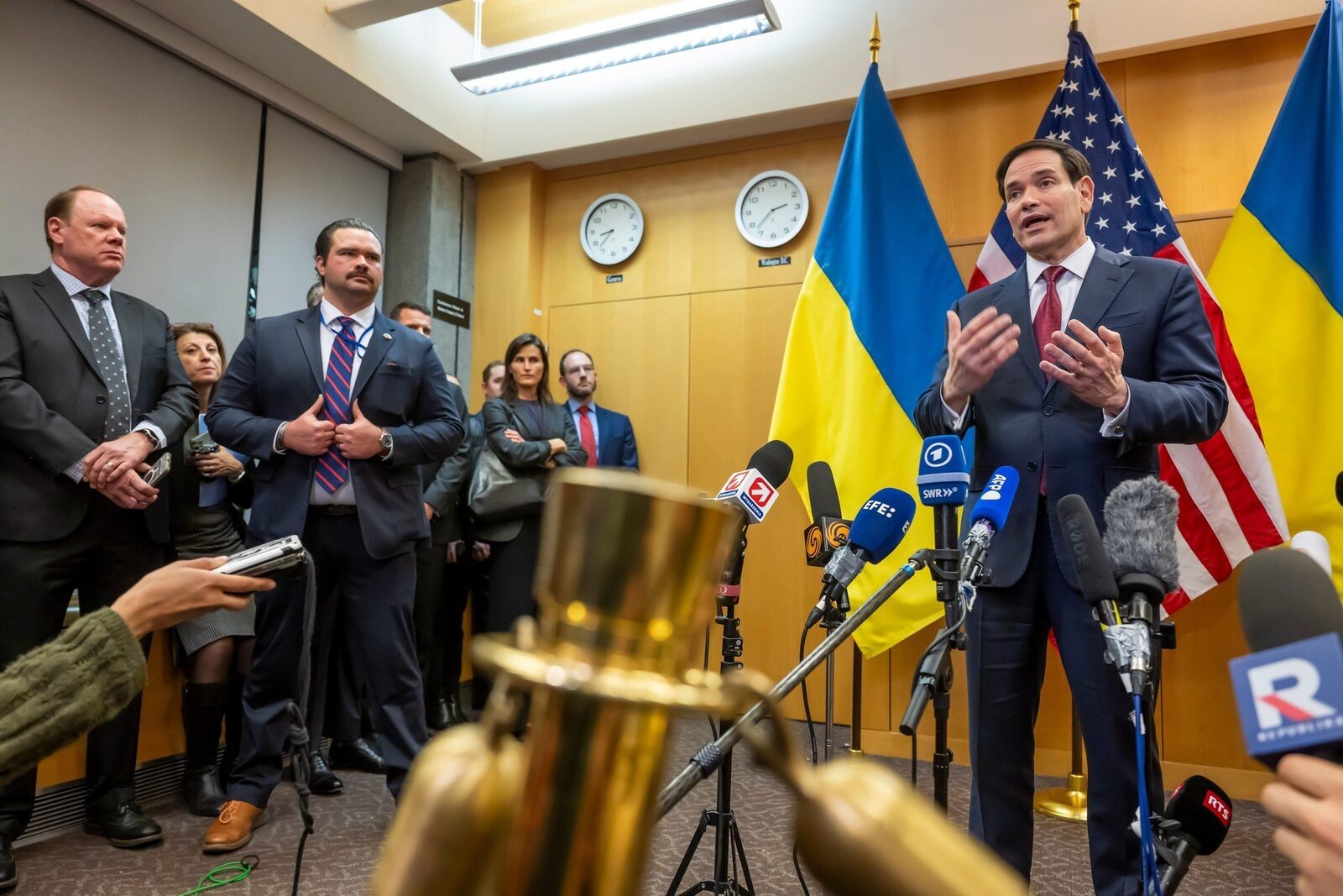 Întâlnire programată între reprezentanți ai Rusiei și Statelor Unite în Miami la sfârșitul acestei săptămâni / Zelenski avertizează asupra unui nou „anio de conflicte” în 2026