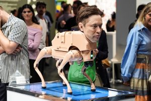 Elon Musk, Zuckerberg și Bezos participă la o instalație ciudată de 100.000 de dolari