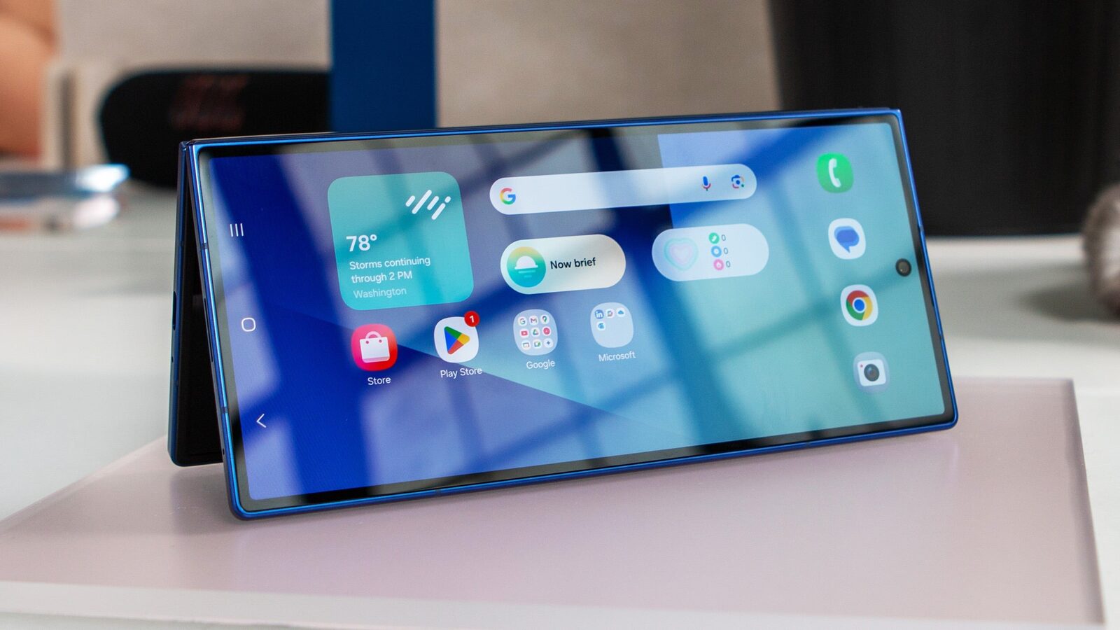[ad_1] Dezvoltarea tehnologiei pliabile continuă să atragă atenția industriei mobile, în condițiile în care zvonurile despre un posibil iPhone pliabil, denumit temporar „iPhone Fold”, se intensifică