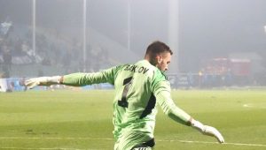 Ex-jucător din Superligă, surprins de scene uimitoare! Arbitrul a sancționat în minutul 23 și a trimis echipele înapoi în cabine.