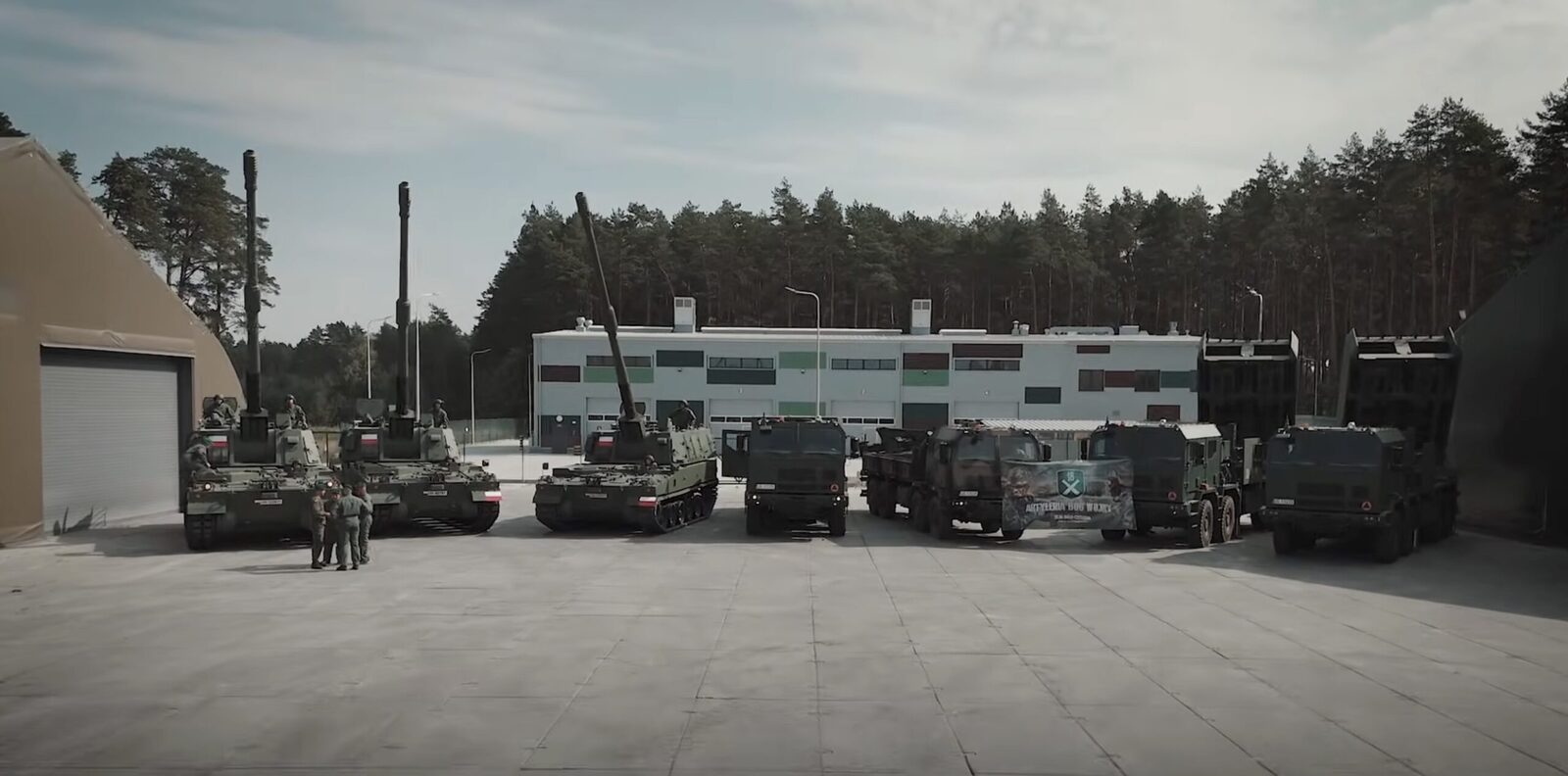 Polonia își întărește capabilitățile militare în contextul agravării tensiunilor regionale, semnând un contract major pentru dezvoltarea industriei naționale de apărare
