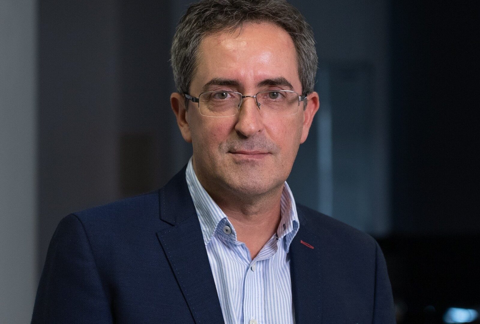 [ad_1] Discuțiile din Parlament despre o posibilă suspendare a lui Nicușor Dan de către partidul AUR arată că strategia președintelui de a menține o poziție neutră, încercând să fie de partea tuturor, nu mai este eficientă