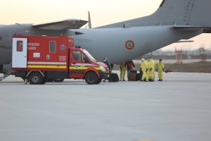 Două persoane cu arsuri severe au fost transferate cu o aeronavă Spartan din România către Bruxelles