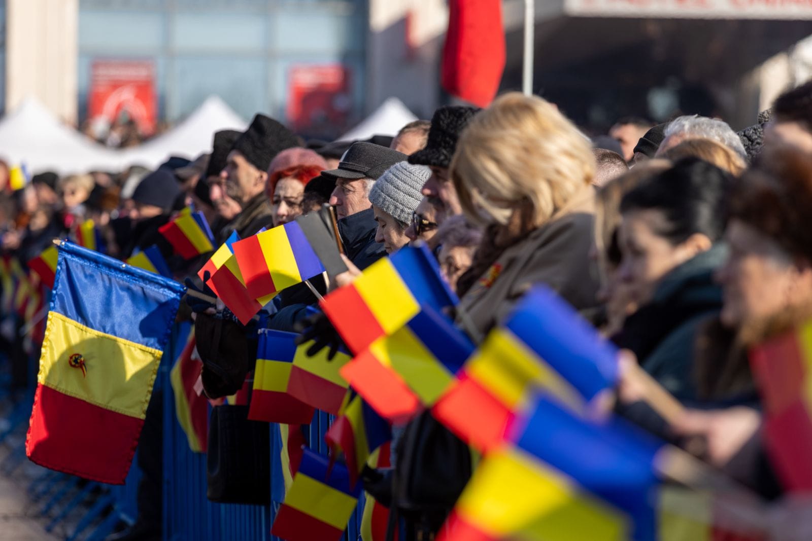 Nicușor Dan recunoaște că a transmis Curții Constituționale legea privind alocarea a 40% din sportivi dintr-o echipă către români / „Sprijinul pentru sportivii pregătiți în țară poate fi realizat eficient fără criterii legate de cetățenie”