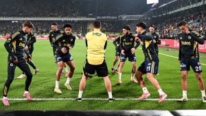 Tedesco ia o decizie surprinzătoare: inclus în echipă la 16 ani pentru derby.