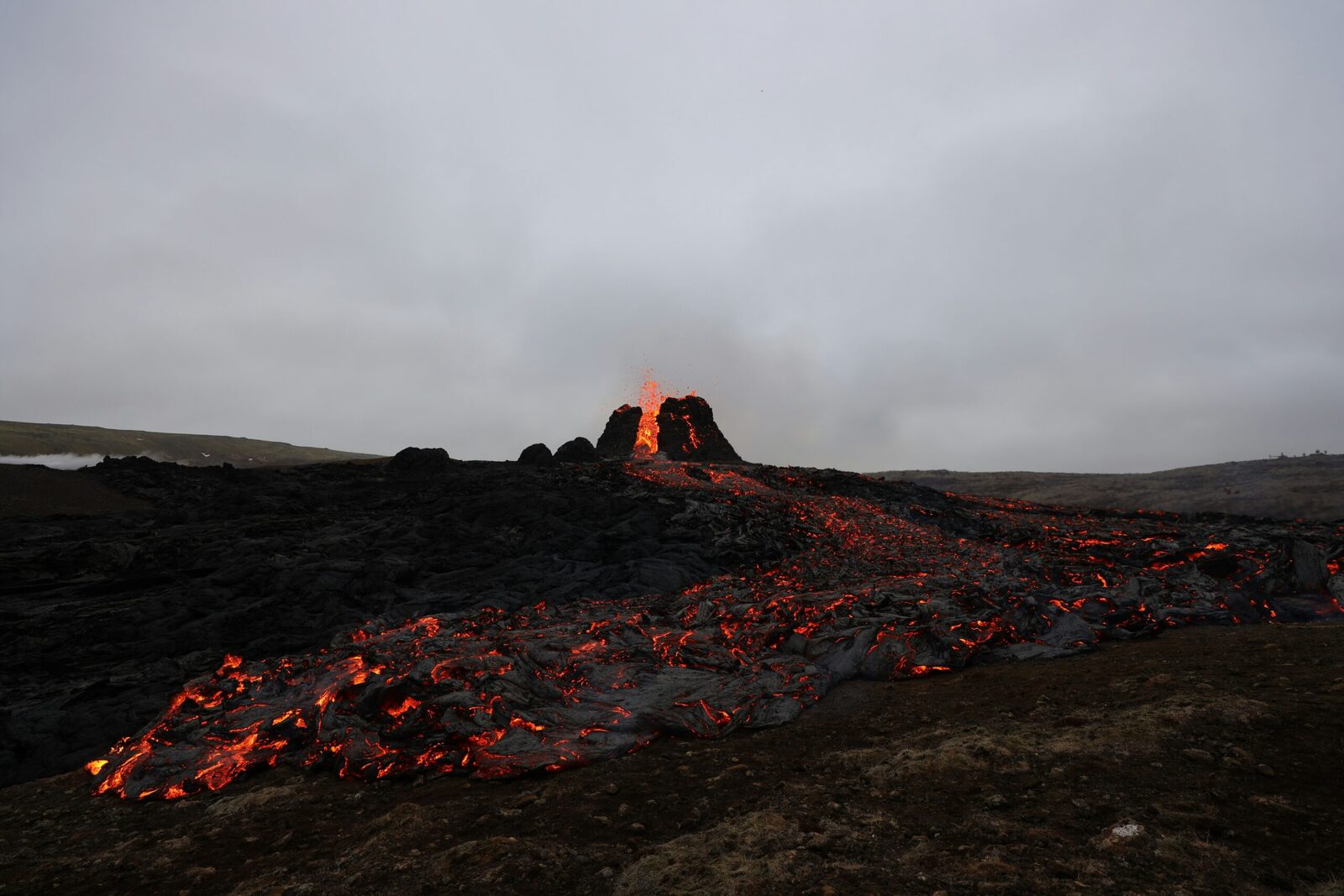 [ad_1] Potrivit unor cercetări recente, eruptiile vulcanice necunoscute anterior ar fi putut avea un rol în declanșarea unei serii improbabile de evenimente care au dus la sosirea Moartei Negre în Europa medievală, cea mai devastatoare pandemie din istorie