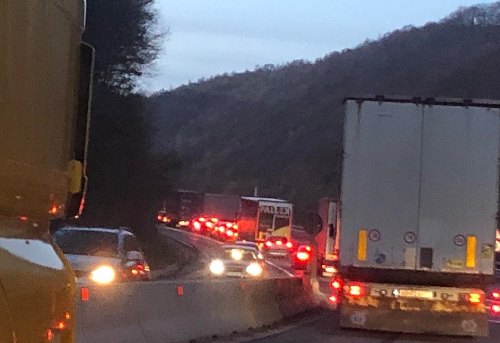 trafic-blocat-valea-oltului.jpeg