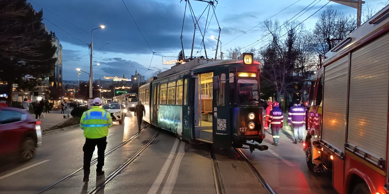 [ad_1] Pompierii din cadrul Inspectoratului pentru Situații de Urgență „Mihail Sturdza” Iași au intervenit joi după-amiază pentru a gestiona un accident rutier care s-a produs în oraș, pe strada Palat, în apropierea Pizzeriei Domnești