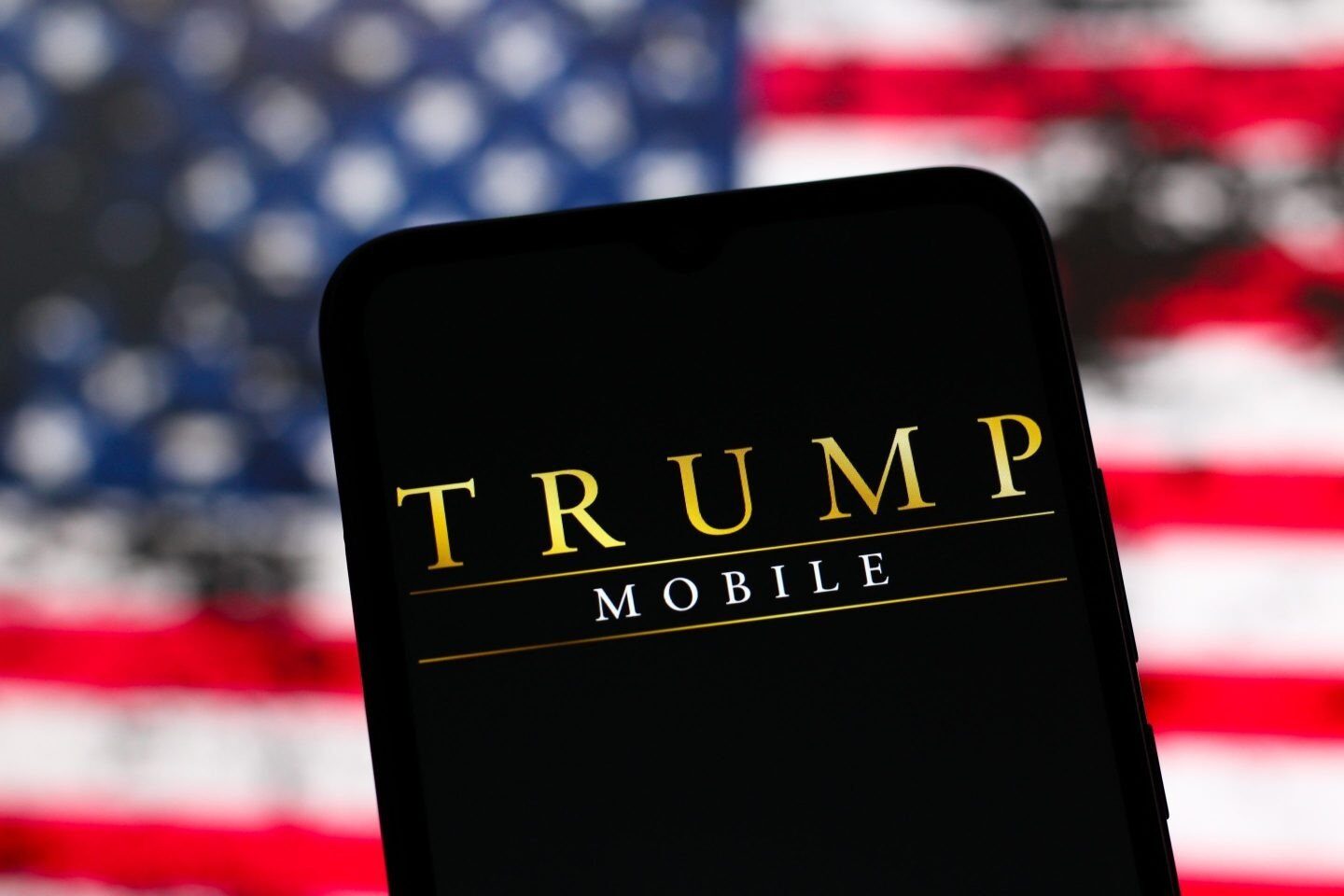 [ad_1] Un nou episod din saga Trump Mobile reiterează controversele legate de promisiuni neîmplinite, verificări insuficiente și strategiile de monetizare folosite de companie