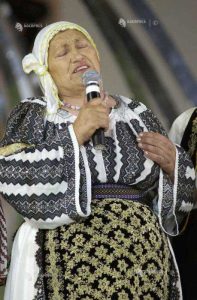Rapsodul Domnica Trop, „privighetoarea” satului românesc, a murit la 87 de ani Rapsodul folcloric Domnica Trop, recunoscută drept „privighetoarea” de la marginea lumii, a decedat luni, la vârsta de 87 de ani