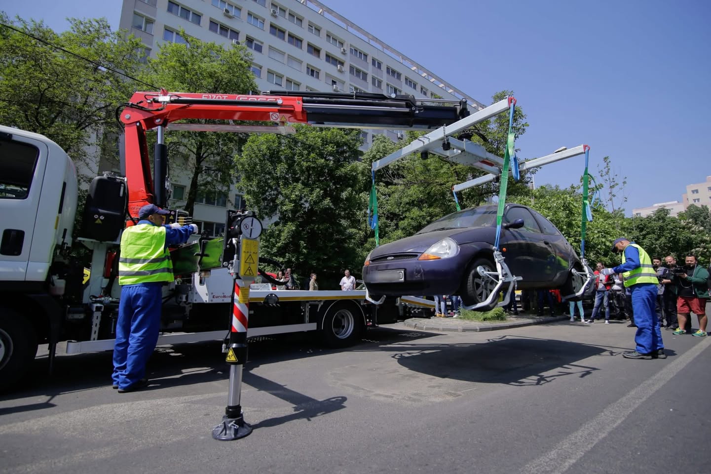Primăria Sectorului 4 intenționează să investească milioane de euro în gestionarea parcărilor ilegale și în asigurarea unui trafic mai sigur în zona metropolitană a Bucureștiului
