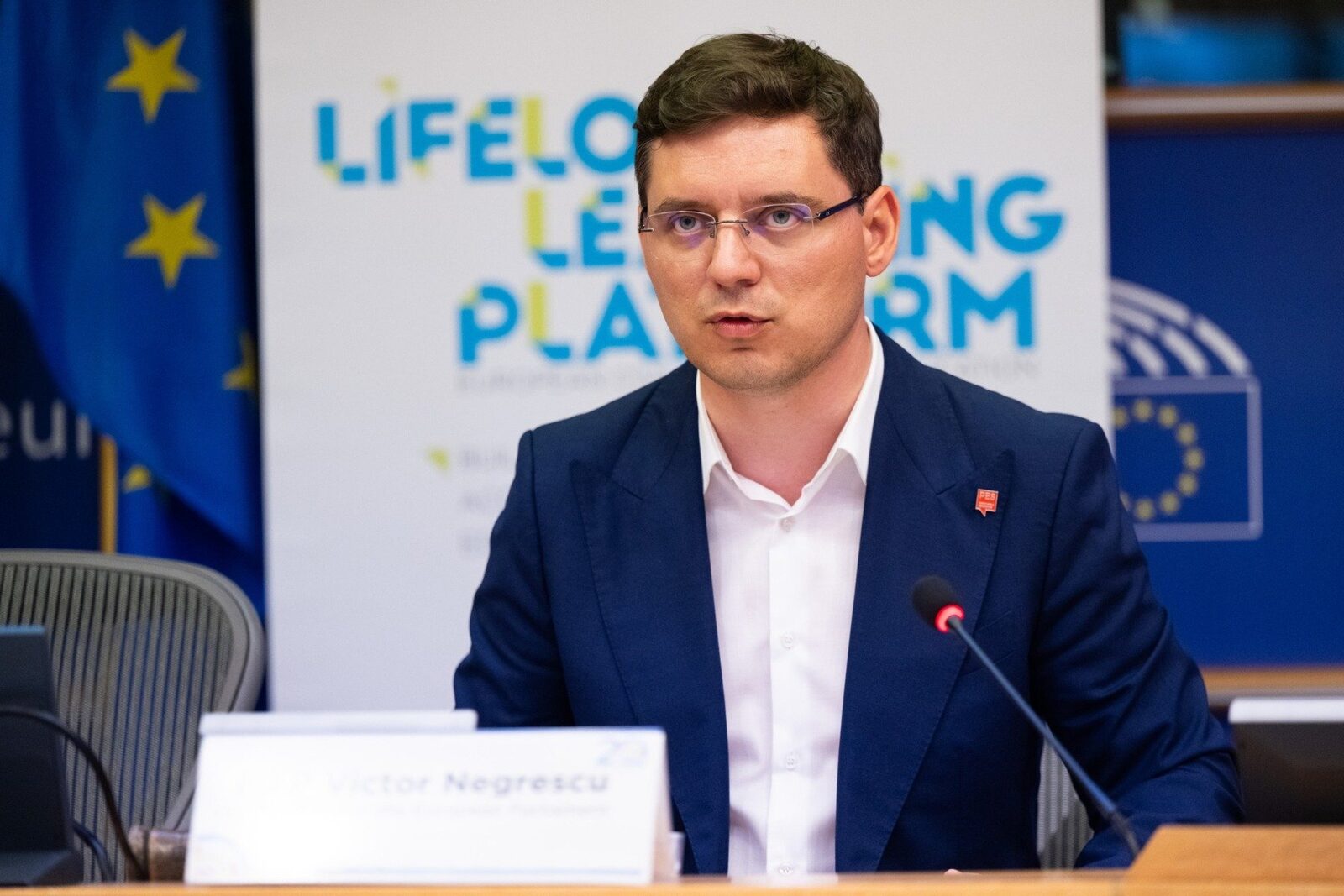 Controverse aprinse în rândul europarlamentarilor PSD privind acordul comercial UE-Mercosur Lipsa transparenței și a unei dezbateri publice ample asupra acordului comercial dintre Uniunea Europeană și blocul sud-american Mercosur au reaprins recent discuțiile în rândul politicienilor români, în special în mediul social-democrat