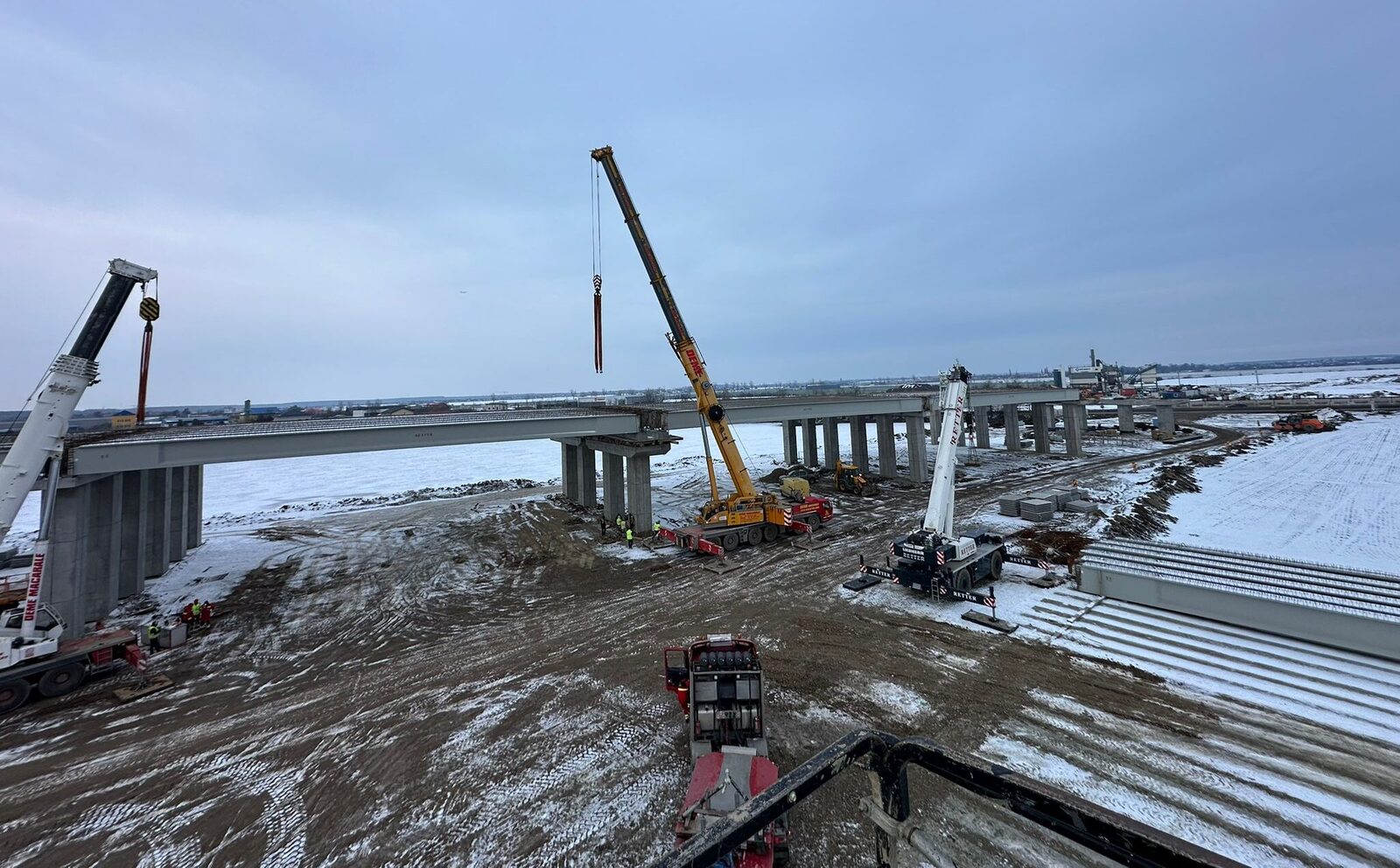 Lucrările la lotul 1 al Autostrăzii A0 Nord au fost reluate după o pauză de sărbători, iar progresele anunțate indică o eventuală deschidere a tronsonului până la începutul anului viitor, cu aproape un an mai devreme decât prevederile contractuale