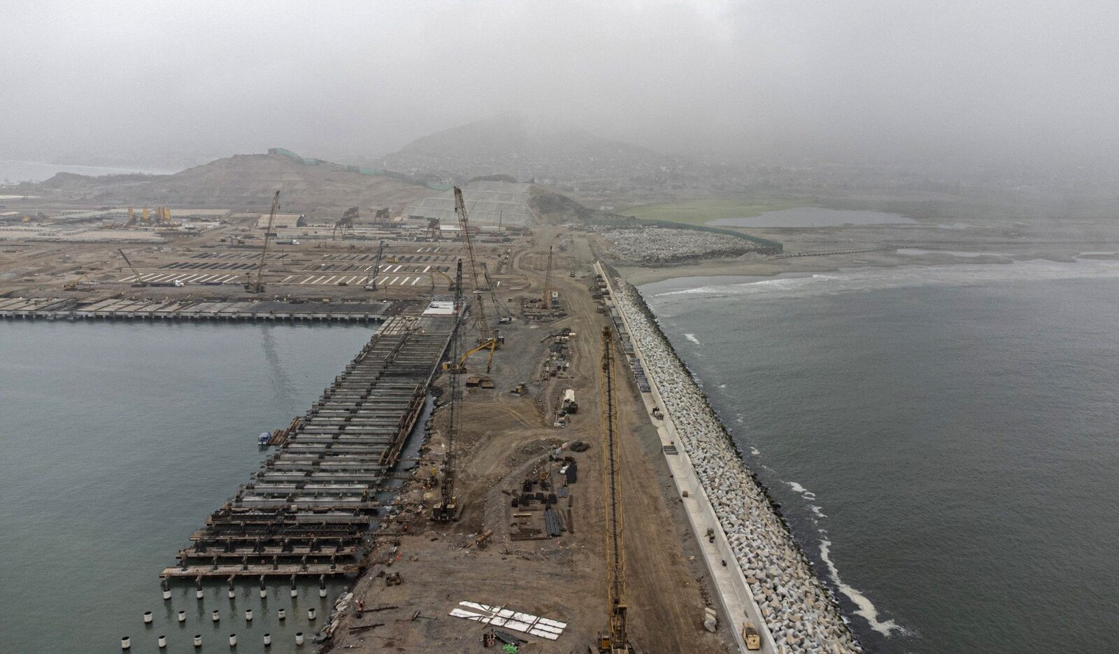 Statele Unite au autorizat oficial transferul construcției unei noi baze navale în Callao, Peru, un proiect strategico-militar de amploare, după o decizie ce marchează o nouă etapă în consolidarea prezenței americane în regiune