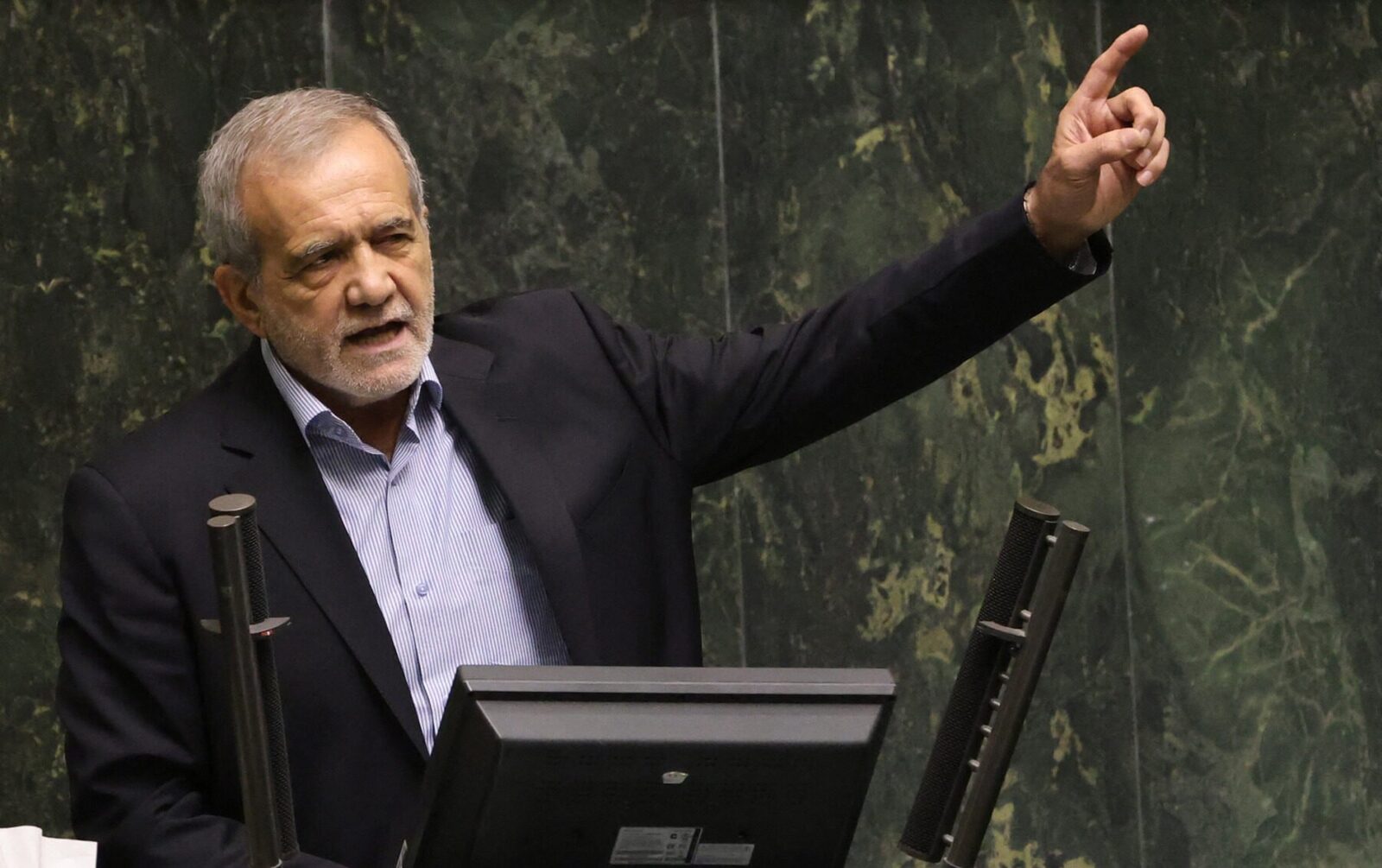 Iranul condiționează pacea cu SUA și Israel de despăgubiri Președintele Iranului, Masoud Pezeshkian, a declarat că Teheranul va accepta un acord de pace cu Statele Unite și Israel doar dacă acesta va include plata unor despăgubiri