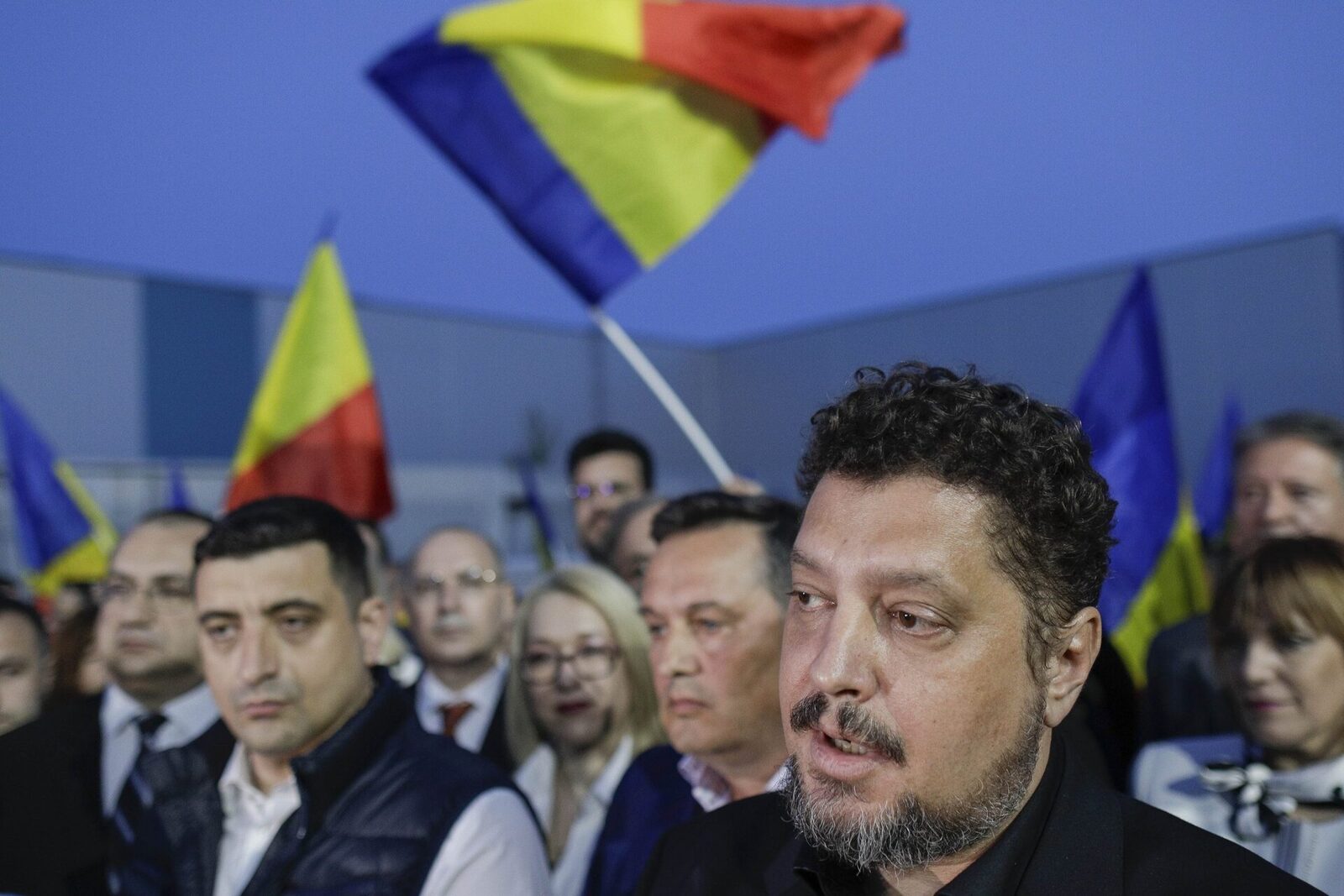 Protestul „Eminescu să ne judece” zguduie scena politică românească Astăzi, Mișcarea Conservatoare, împreună cu AUR, a organizat un protest controversat în centrul Bucureștiului, având ca titlu „Eminescu să ne judece”