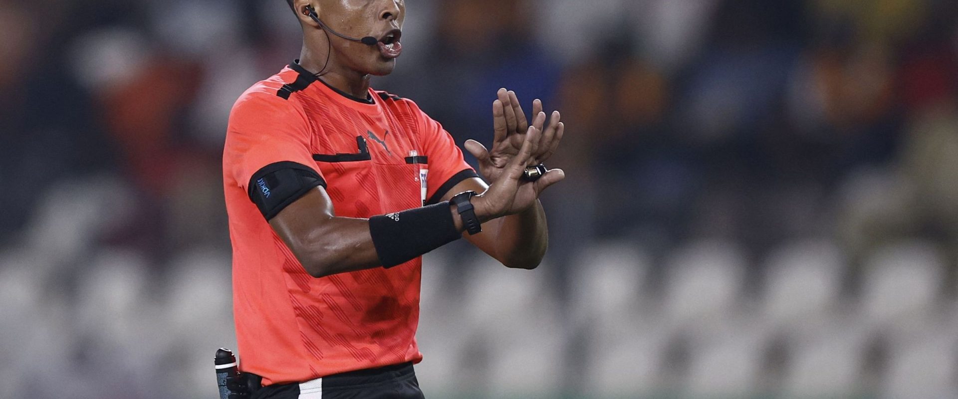 Situație ireală la Cupa Africii! Arbitru exclus cu o zi înainte de meci, din cauza încălțămintei