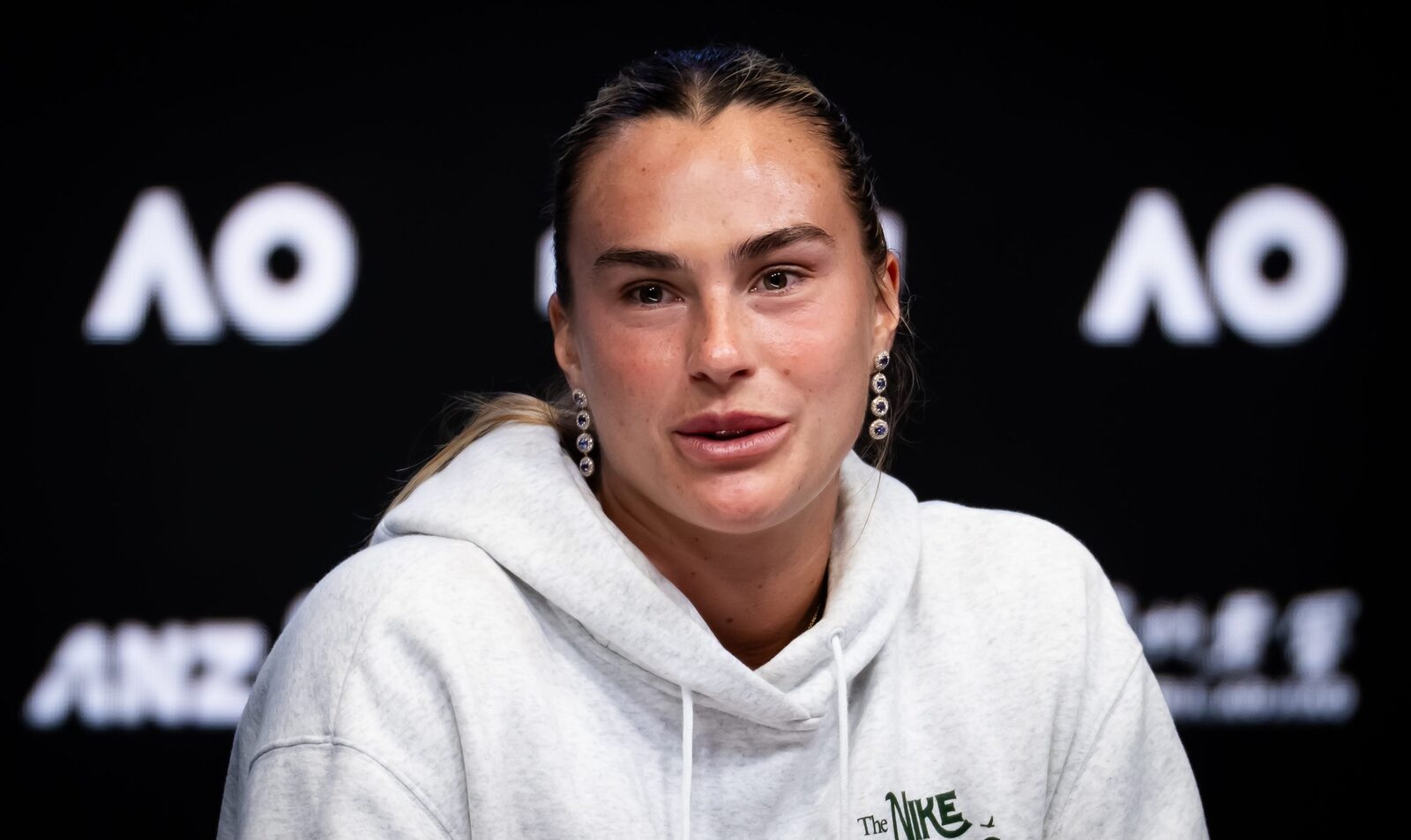 Sabalenka și Swiatek, rivalitate în pași de dans la Australian Open La doar câteva zile după ce a ieșit din conferința de presă, Aryna Sabalenka s-a arătat optimistă cu privire la sezonul în curs