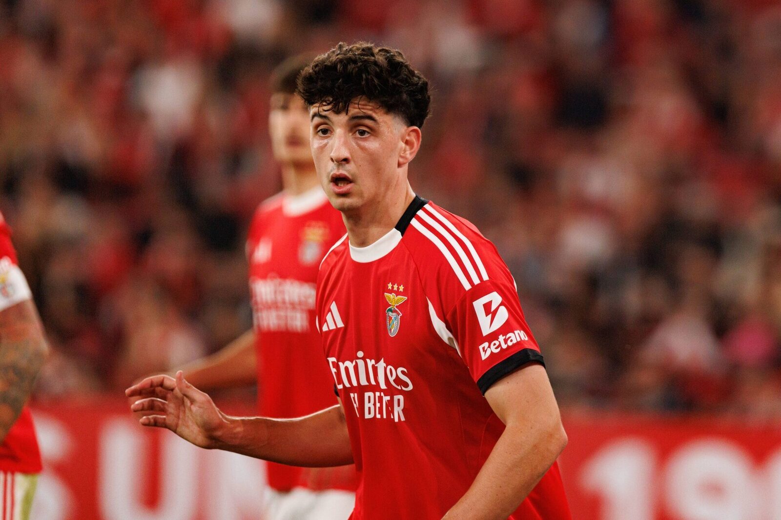 Benfica își transformă echipa înaintea meciului cu Estoril