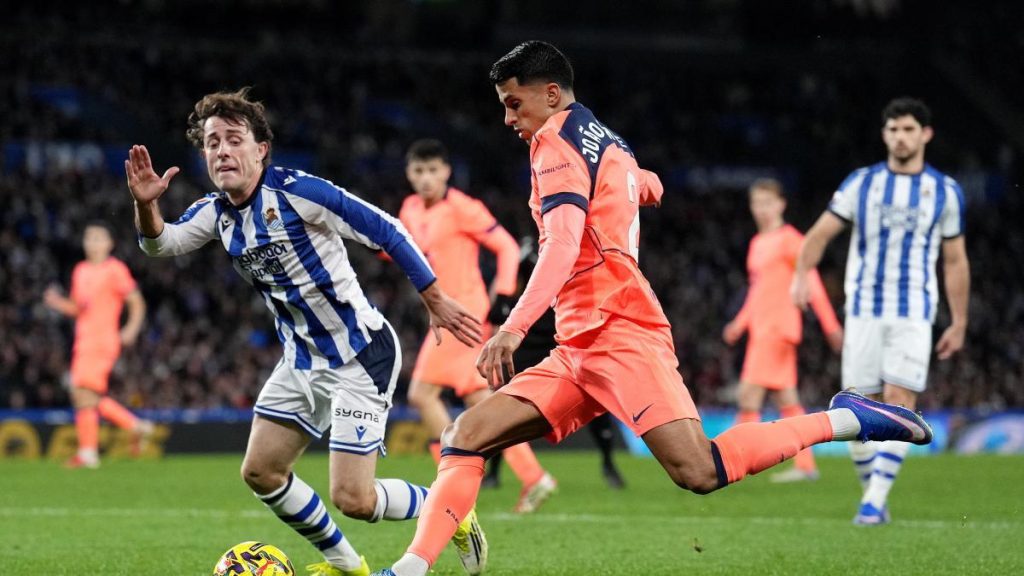 rotaciones y primera titularidad de Cancelo