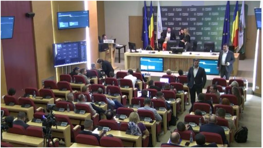 Schimb de replici între Stelian Bujduveanu și directorul Centrului Cultural „Lumina”, la ședința Consiliului General al PMB: „Nu vă contest în niciun fel calitatea artistică a dumneavoastră, dar vă contest tupeul” : Europa FM