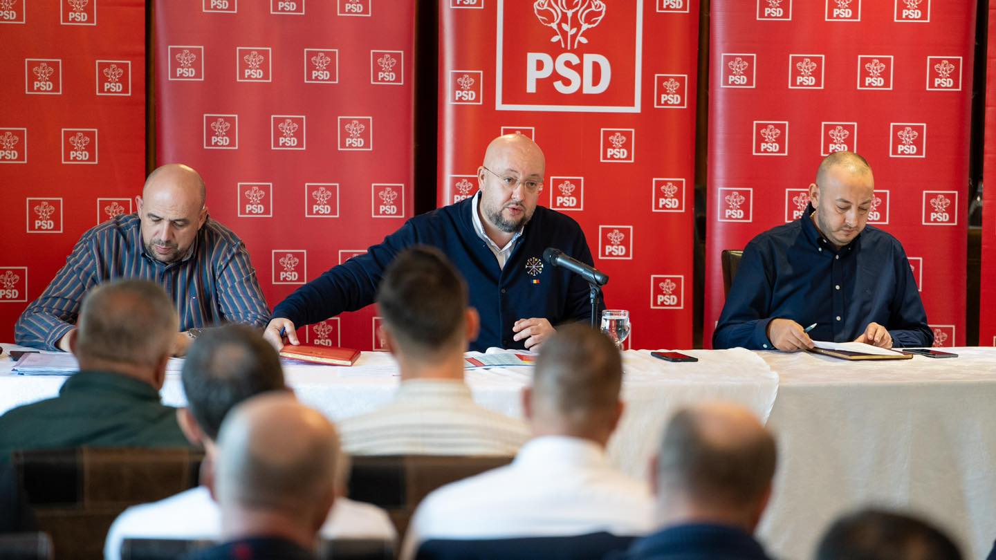 Constantin Rădulescu, liderul organizației PSD Vâlcea, a lansat recent o declarație care a stârnit rumoare în peisajul politic local și național: social-democrații trebuie să își mențină poziția de guvernanți, iar dacă va fi nevoie, răspunsul la eventualele conflicte din coaliție trebuie să fie o remaniere a partenerilor de guvernare