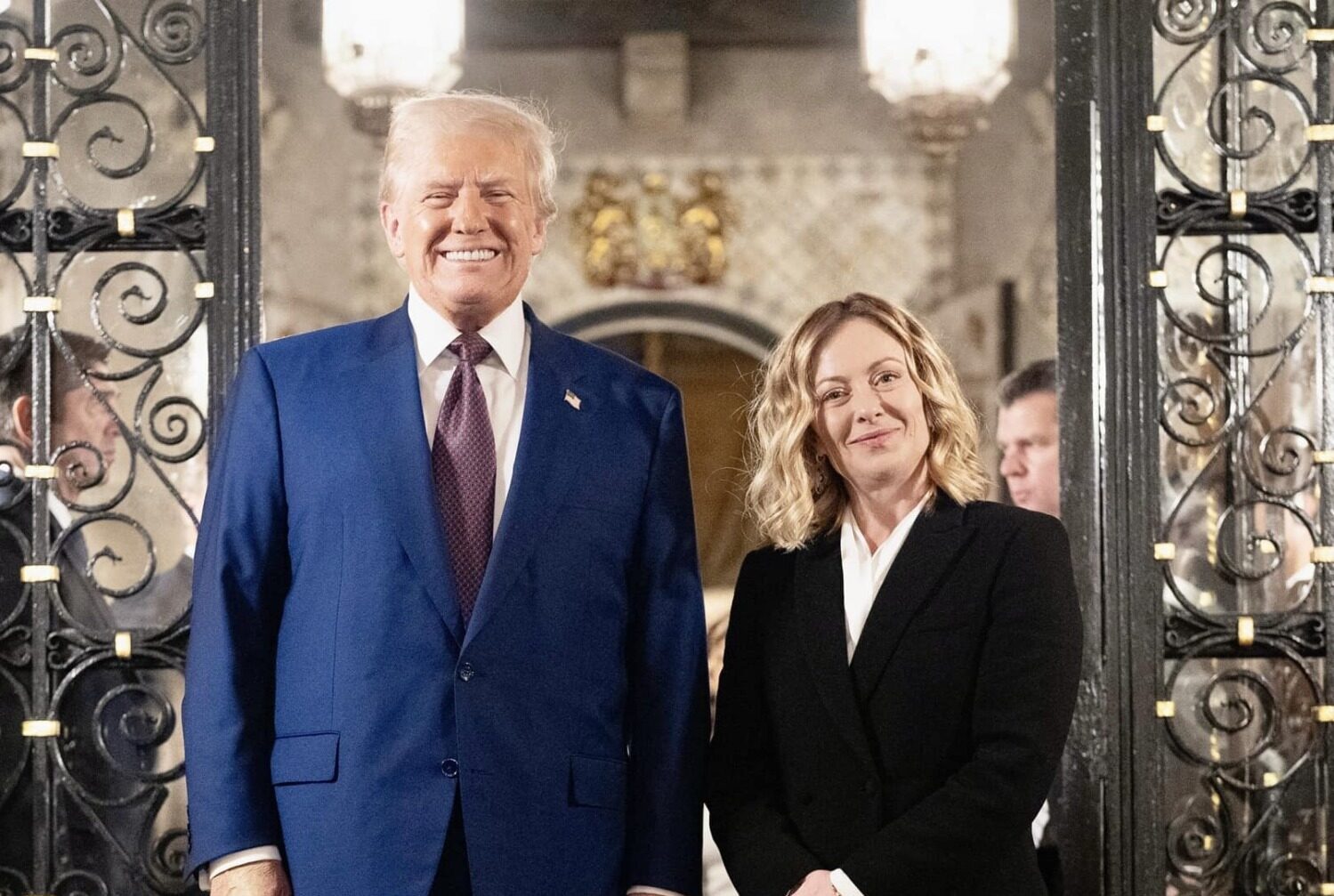Giorgia Meloni își declară aspirația pentru pace în Ucraina, vizând o nominalizare la Nobel pentru Trump Premierul Italiei, Giorgia Meloni, a făcut o declarație surprinzătoare vineri, exprimându-și speranța ca președintele american Donald Trump să reușească să pună capăt conflictului din Ucraina, astfel încât să poată fi considerat pentru Premiul Nobel pentru Pace