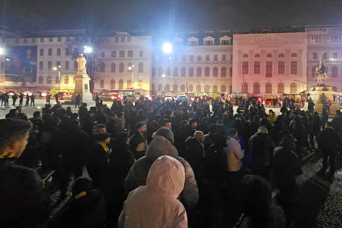 Fanii lui Fenerbahce s-au strâns în Centrul Vechi din București! Imagini în timp real de la reporterii GSP