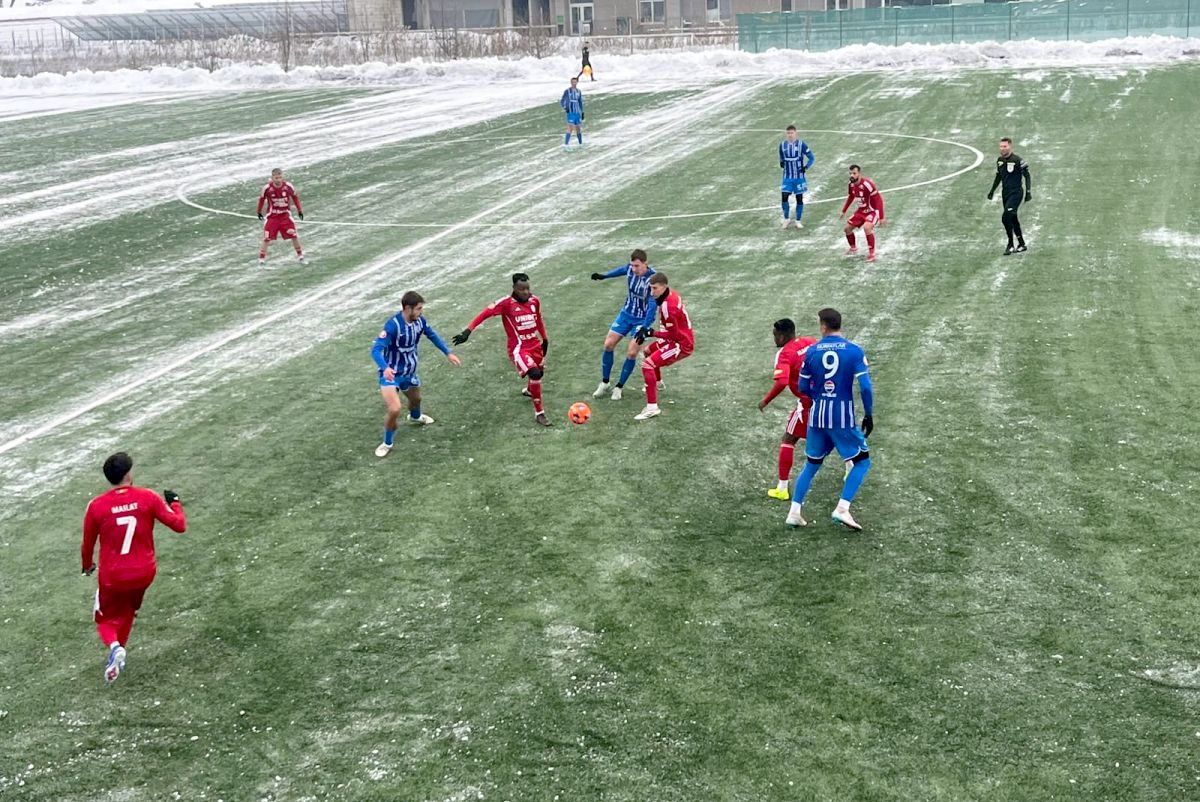 Farul Constanța – FC Botoșani: Un amical cu emoții și provocări Partida amicală dintre Farul Constanța și FC Botoșani, desfășurată la Centrul Național de Fotbal de la Mogoșoaia, a oferit spectatorilor un joc plin de intensitate și tensiune