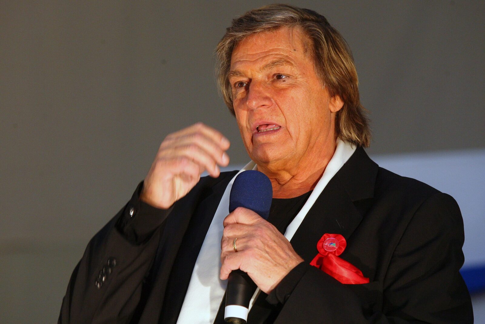 Florin Piersic, la 90 de ani: O Gala Aniversară de Neuitat Florin Piersic, considerat unul dintre cei mai iubiți actori români, se pregătește să sărbătorească o etapă impresionantă în viața sa