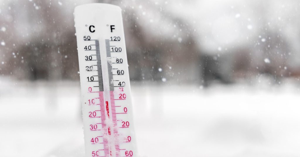 Vremea: cât mai durează gerul și unde a fost cel mai frig duminică dimineața. Un val de aer cald, mediteranean vine spre România