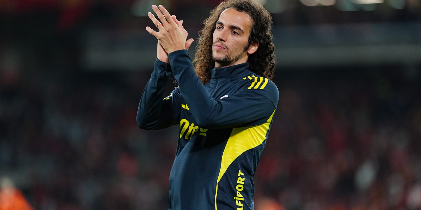 Matteo Guendouzi ayağının tozuyla sahada