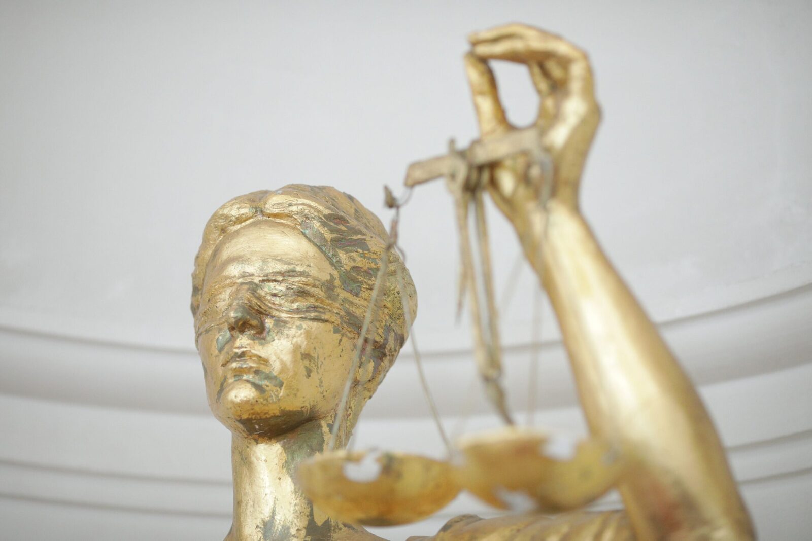 Un incident grav de violență domestică a ieșit recent la lumină în județul Călărași, evidențiind problemele persistente ale relațiilor violente în mijlocul societății românești