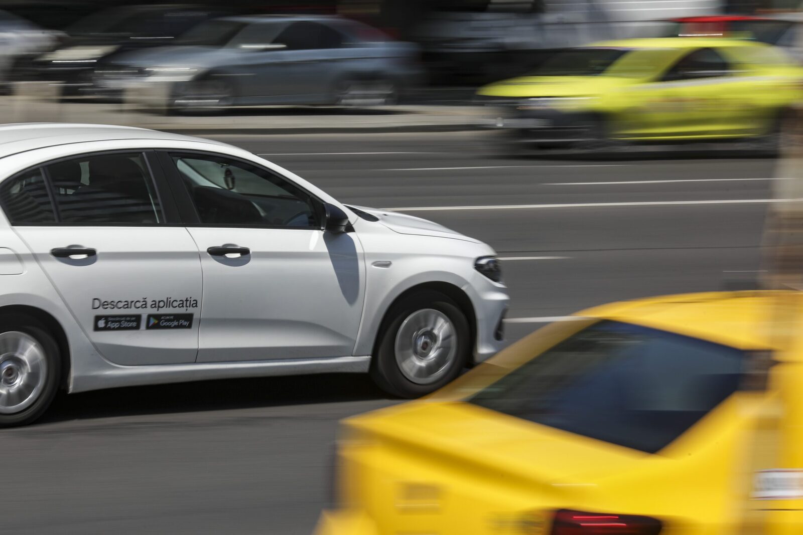 Controlul Brigăzii Rutiere București scot la iveală probleme grave de transport public privat În cadrul unei acțiuni intensive derulate pe parcursul celor trei zile, Brigada Rutieră București a descoperit numeroase nereguli în sectorul transportului privat, fie că vorbim despre taxi sau ride-sharing