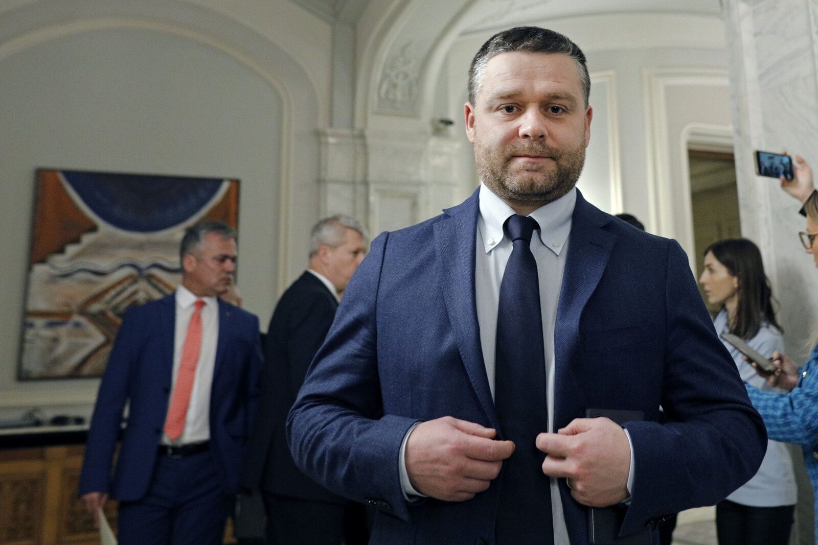 Criză în alianța PSD-PNL: primarul Capitalei acuză cooperare cu AUR împotriva sa Rupere totală în cadrul coaliției politice formată între Partidul Social Democrat (PSD) și Partidul Național Liberal (PNL) în Capitală