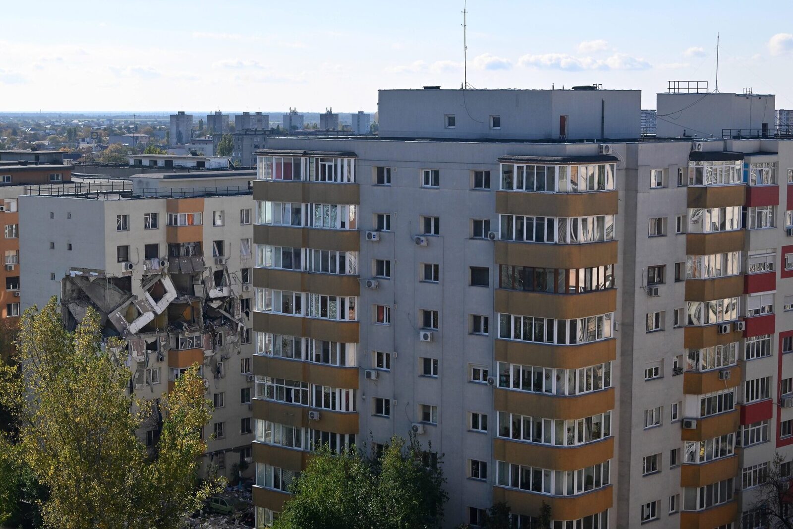 Primăria Sectorului 5 a anunțat recent o serie de măsuri menite să sprijine locuitorii afectați de explozia devastatoare care a avut loc în Rahova, în octombrie 2025
