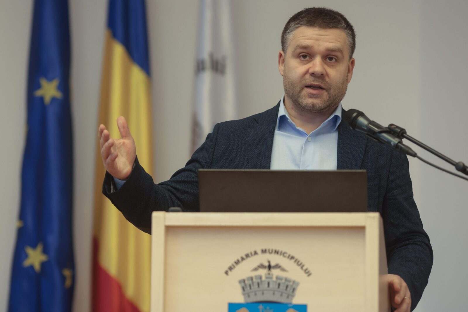 Ciprian Ciucu a deja lăsat o amprentă vizibilă asupra Sectorului 6, marcându-și mandatul prin derularea unor proiecte de infrastructură și urbanism care au transformat părți semnificative ale cartierului