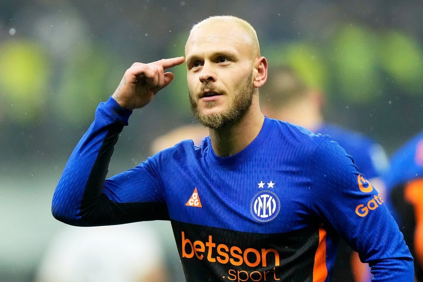 Inter Milan revine spectaculos pentru a înfrunta Pisa cu 6-2 Inter Milan, liderul din Serie A, a realizat o remontare impresionantă vineri seara, în fața a 70.000 de spectatori la San Siro, învinsând echipa Pisa cu un scor categoric de 6-2, după ce a fost condusă cu 2-0 la mijlocul primei reprize