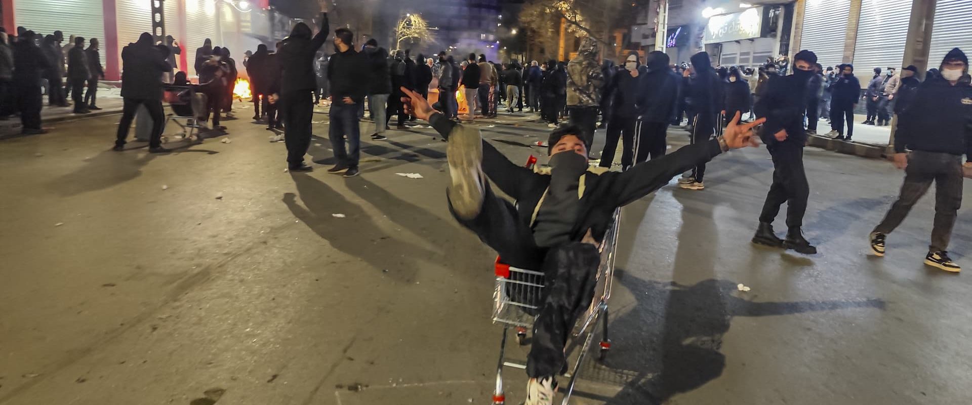 Iran briefly closes airspace as U.S. tensions rise, flights rerouted across region