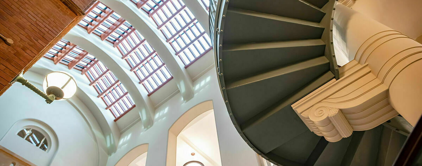 John Simpson named 2026 Richard H. Driehaus Prize Winner; Philippe Villeneuve to receive Henry Hope Reed Award | News | Notre Dame News