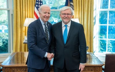 Kevin-Rudd-ambasadorul-Australiei-in-SUA-si-presedintele-american-Joe-Biden-la-Washington-pe-1-mai-2.jpeg