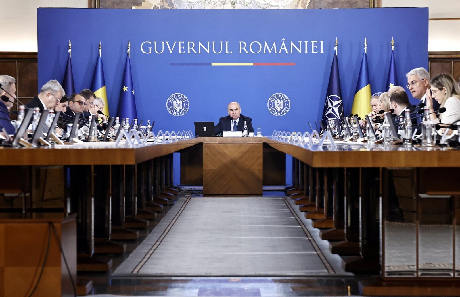 Guvernul Bolojan sub atac: Primarii blamează cadrul fiscal Liberalul Hubert Thuma, președinte al Consiliului Județean Ilfov și un critic al guvernării Bolojan, a declarat că mulți primari din țară sunt, pe nedrept, acuzați de creșterea taxelor și impozitelor locale