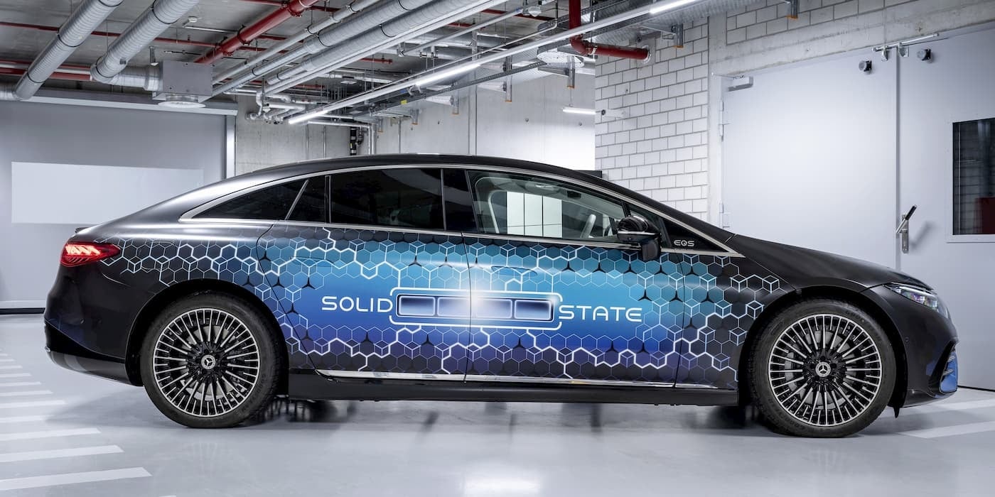 Mercedes-Benz a realizat o demonstrație concretă a potențialului bateriilor solid-state, arătând că această tehnologie se apropie tot mai mult de utilizarea practică, dincolo de laboratoare și teste controlate