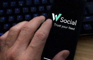 W, alternativa europeană la X pentru reducerea dezinformării, lideră Anna Zeiter