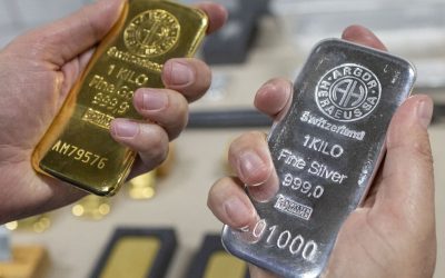 Silver, gold sell off as precious metals markets nosedive