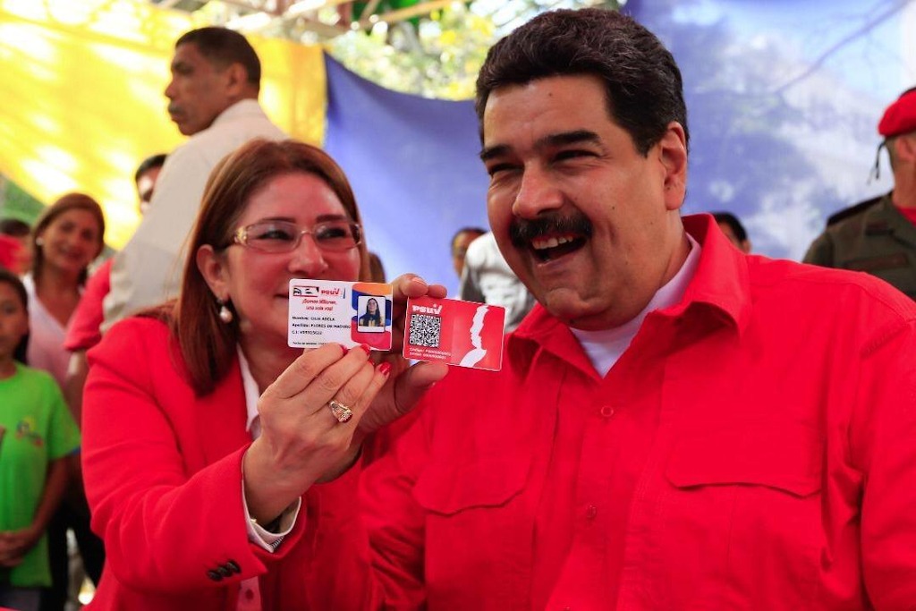 Nicolas-Maduro-Cilia-Flores-Venezuela.jpg