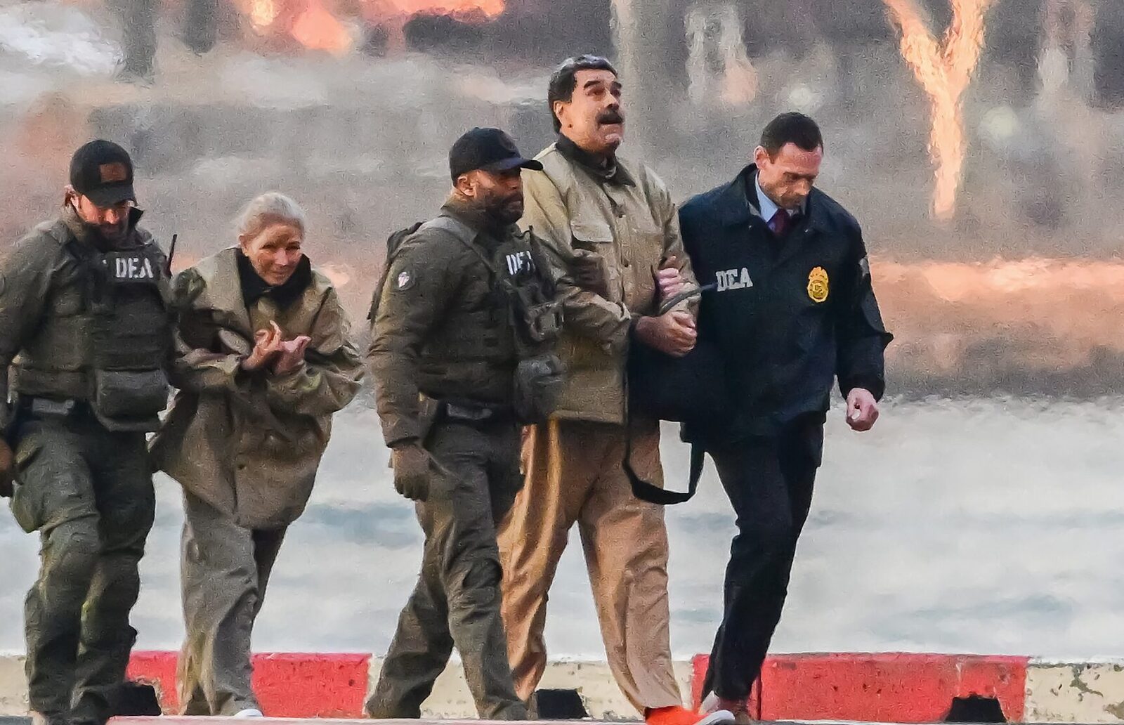 Operațiune militară spectaculoasă: SUA susține că a folosit o armă nouă în capturarea lui Nicolas Maduro Președintele american Donald Trump a făcut dezvăluiri surprinzătoare despre modul în care a fost capturat președintele venezuelean Nicolas Maduro, într-un interviu acordat sâmbătă