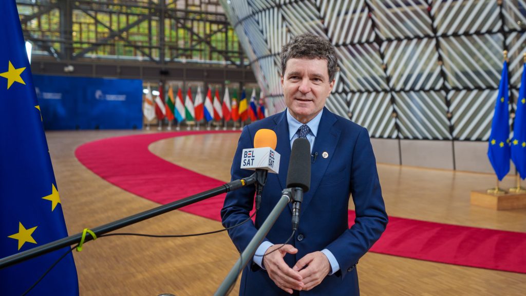 Nicușor Dan aspiră la controlul numirilor la SRI și SIE