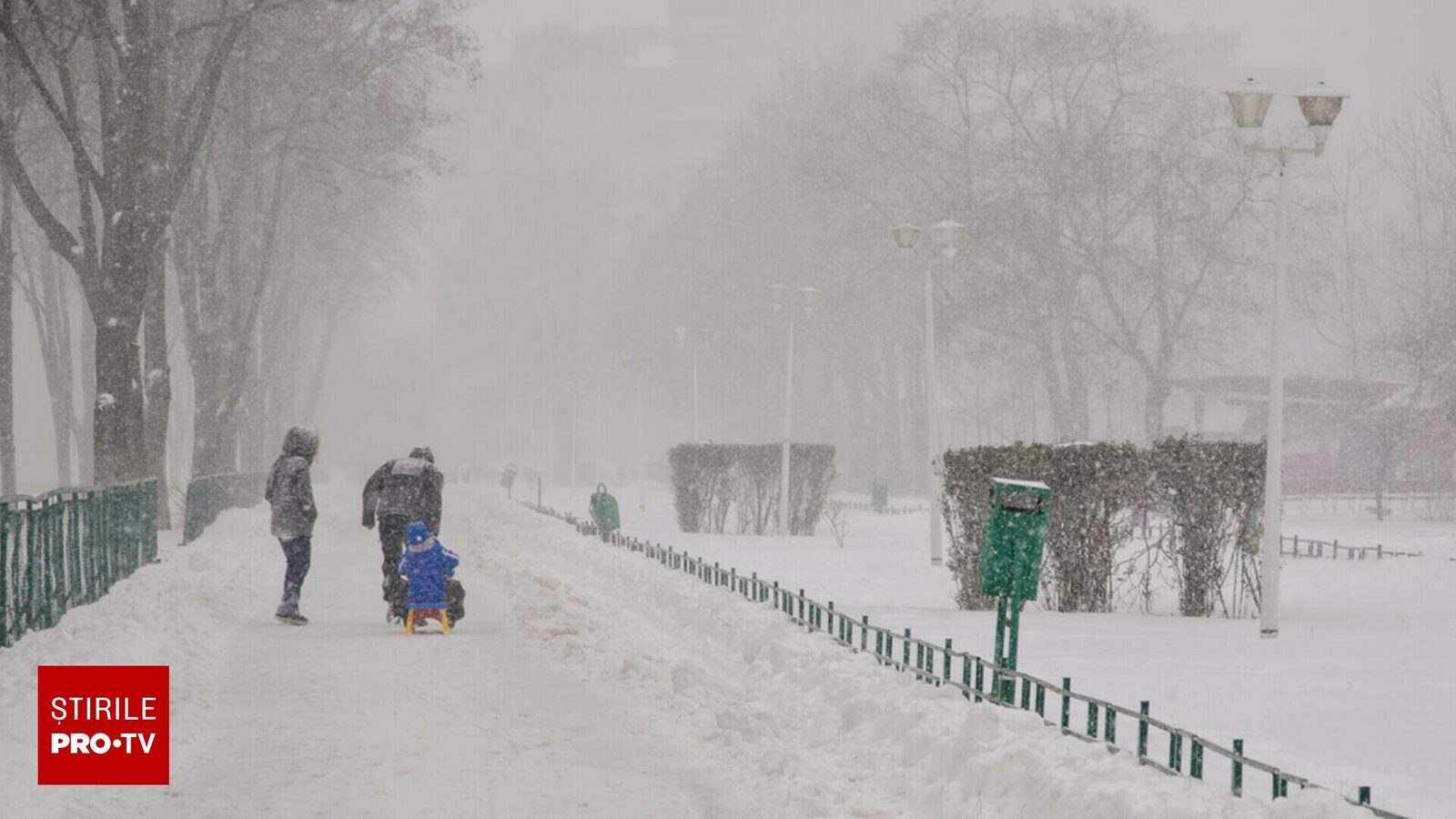 Ninsori și lapoviță afectează majoritatea țării. Cod galben și portocaliu!